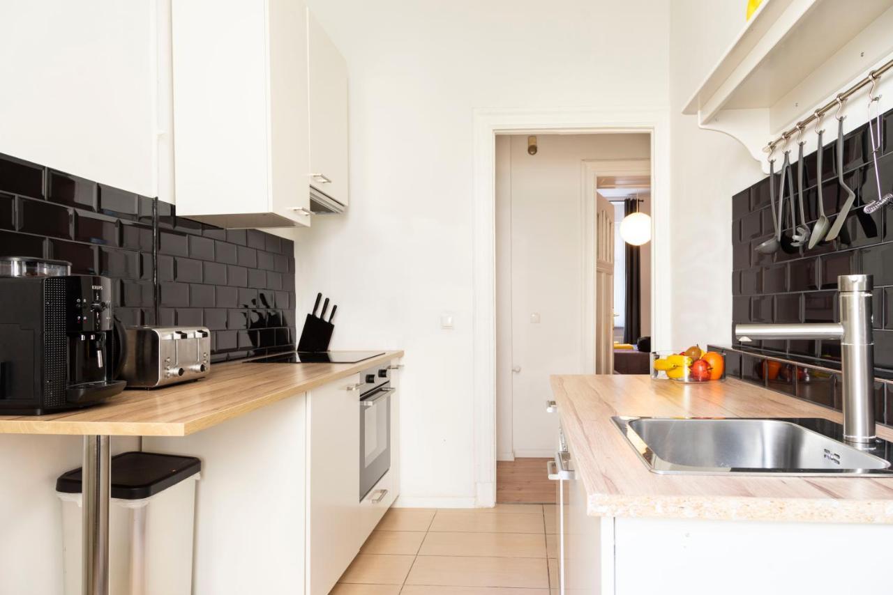 Freshly Renovated 2br&lr+walk-in Rainshower