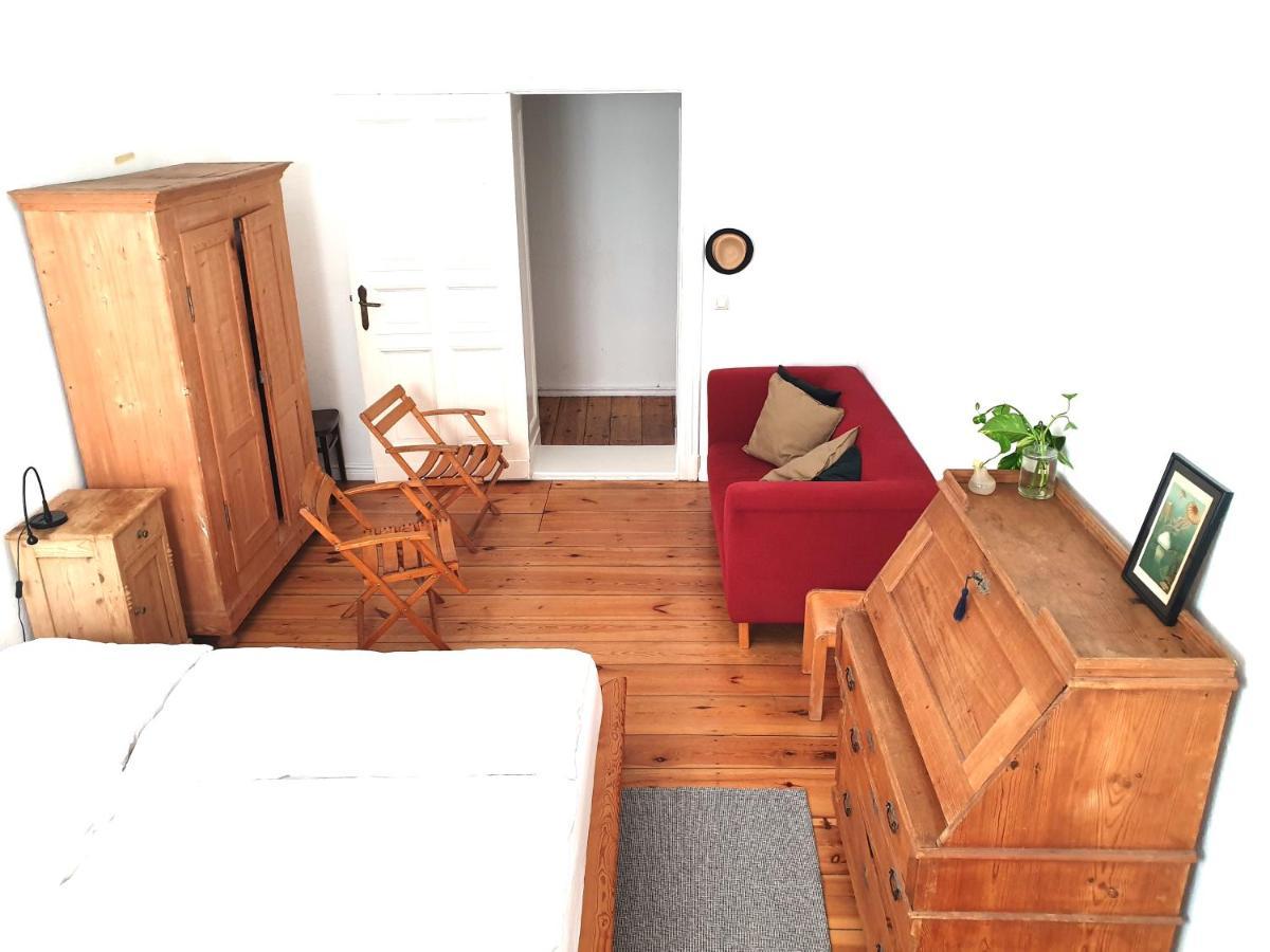 2 In Center Friedrichshain Apartment