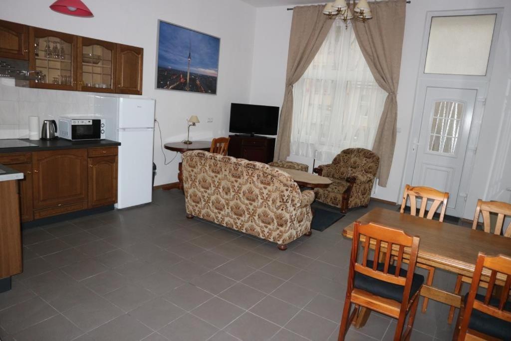 Roy Holiday home *
