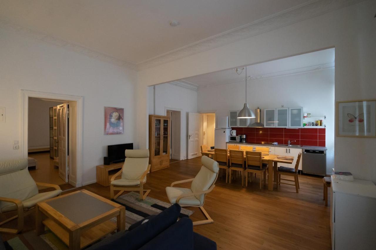 Grosses In Zentraler Lage Apartment *