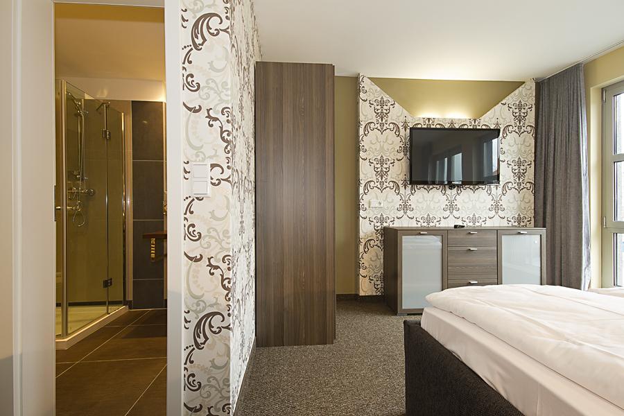 In Hotel 3*