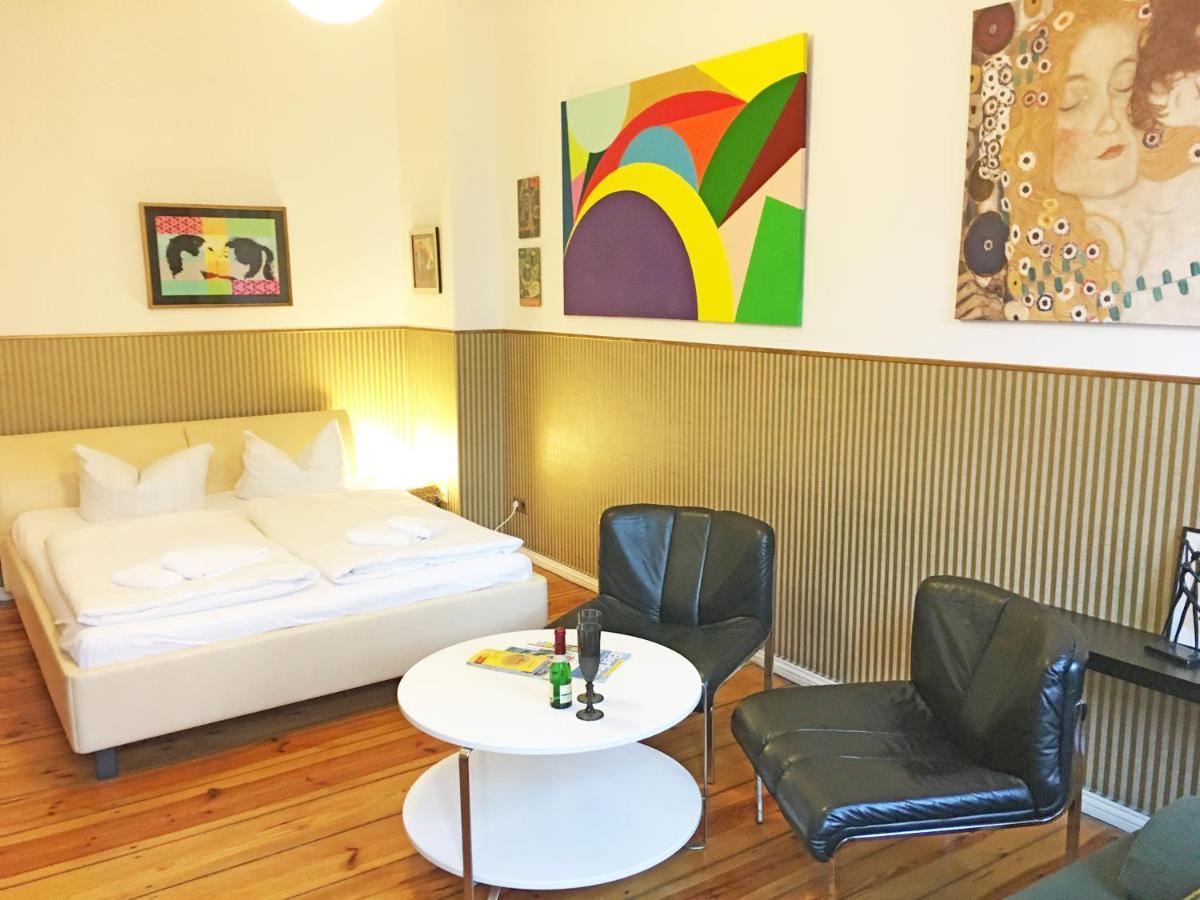 Ruhige Ferienwohnung Zentrum - Friedrichshain Apartment
