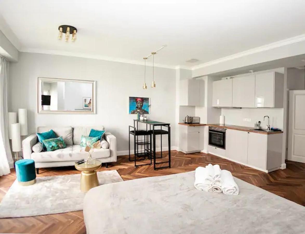 Apartment Arbio I Design In Charlottenburg *