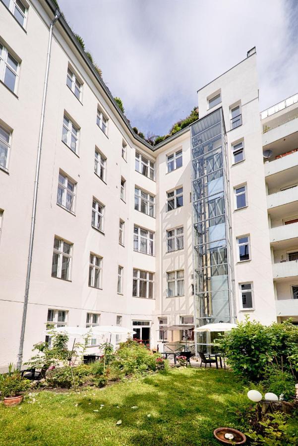 Amc - Schoeneberg 3*