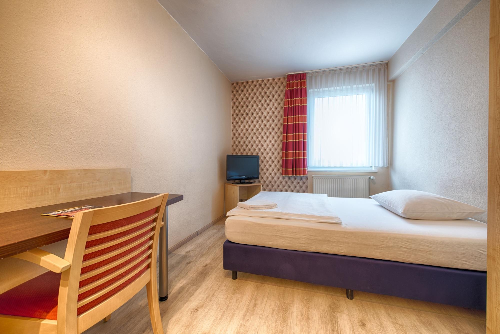 Hotel Enjoy City Messe 3*