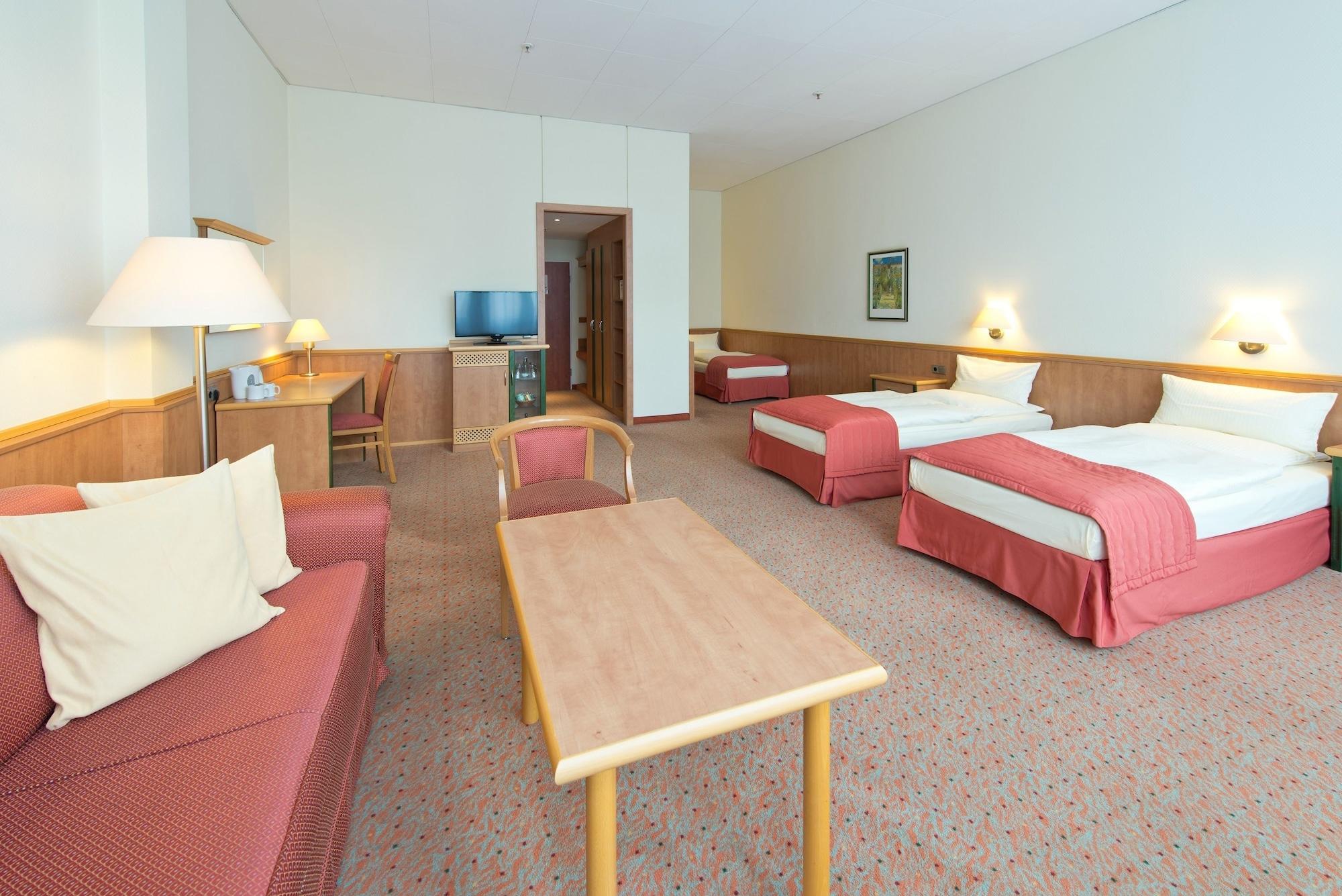 Steglitz International Hotel 4*