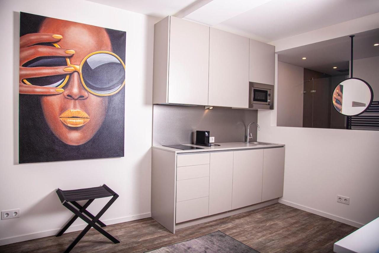 Apartment The Faces *