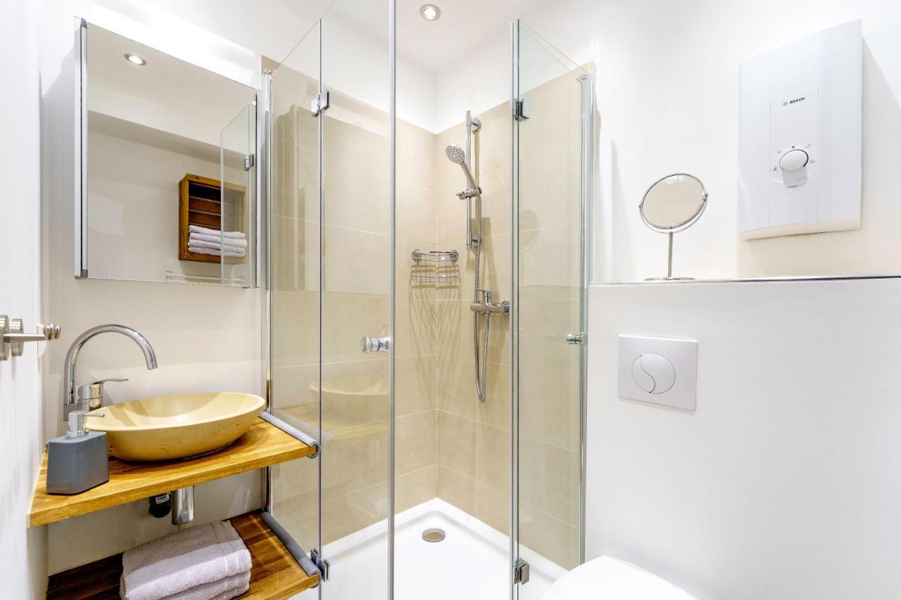The Koburger Vh, For Up To 4 With High Bed Apartment Berlin