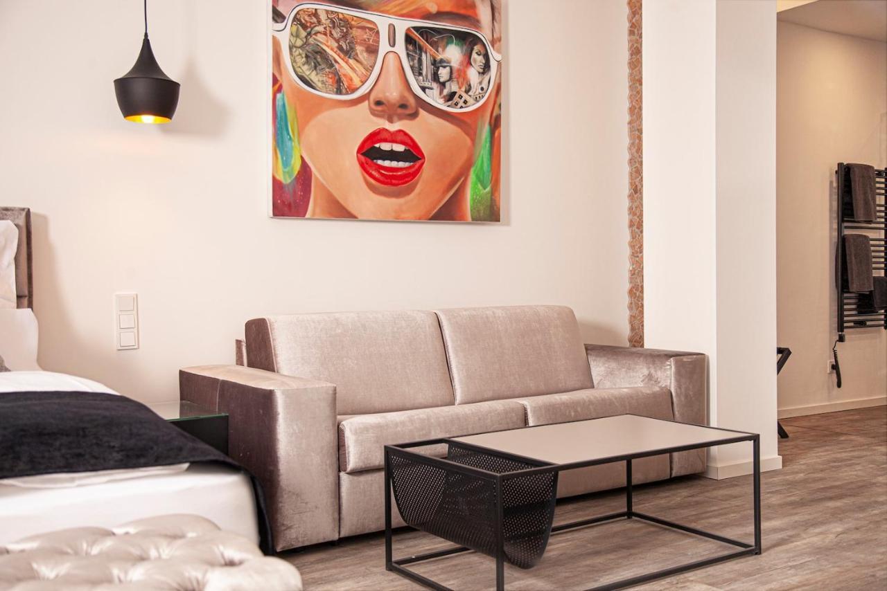 Apartment The Faces *