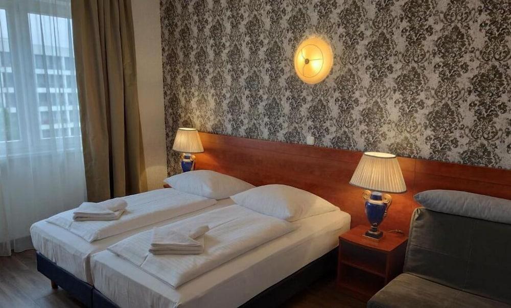 Atrium Charlottenburg 3* Berlim