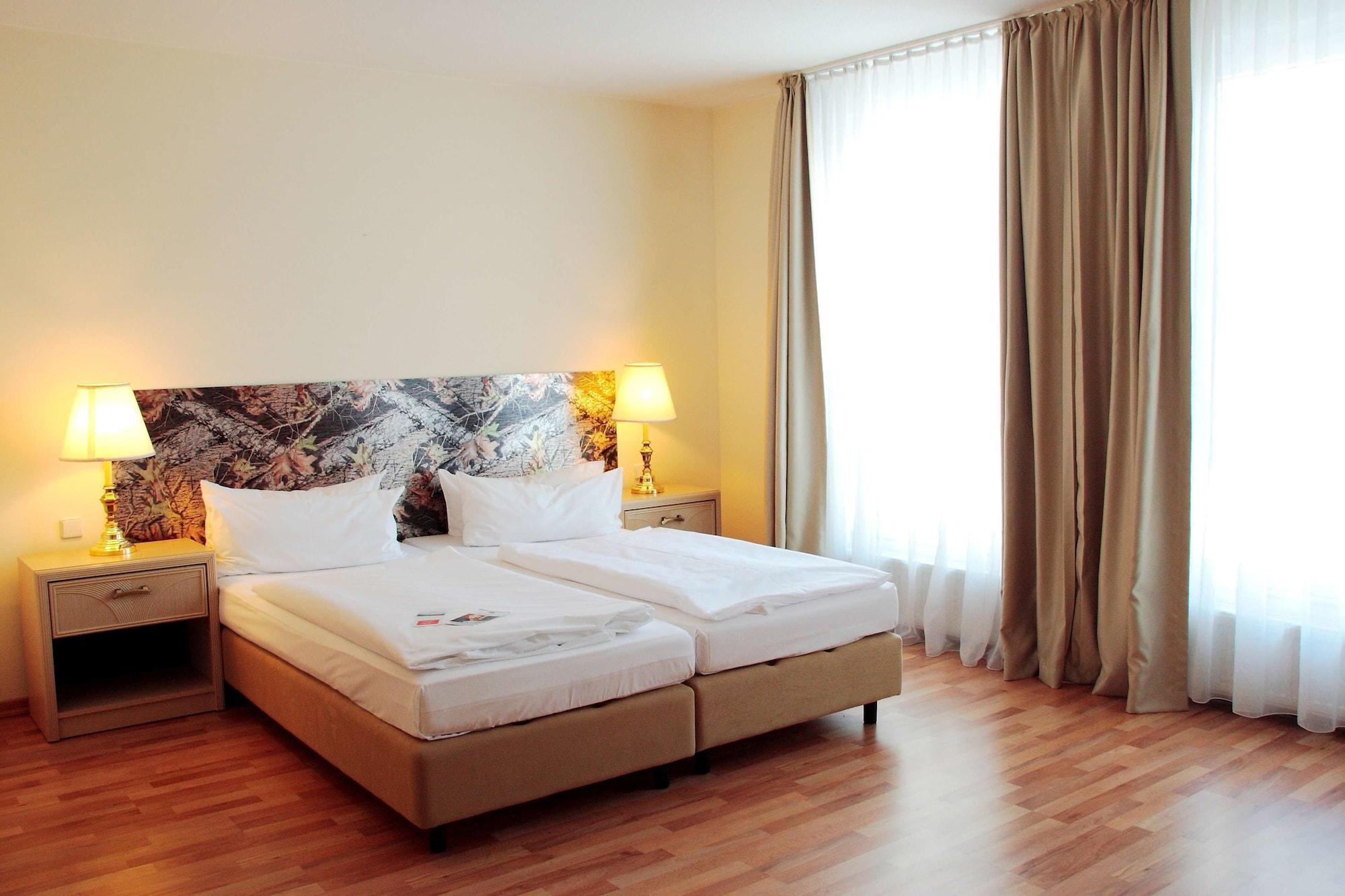 Hotel Am Schloss Koepenick By Golden Tulip 3*