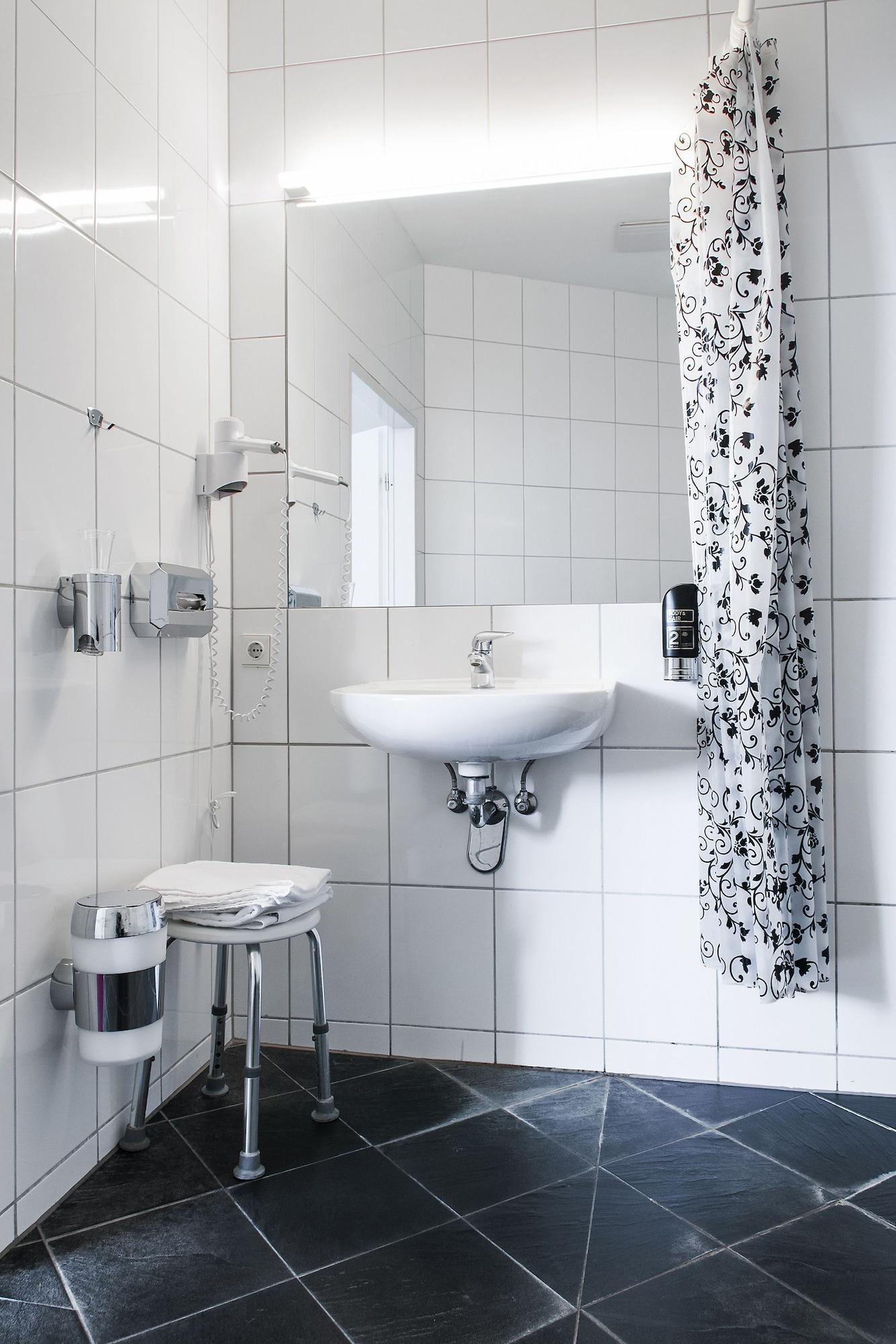 Mikon Eastgate - Centre 3*