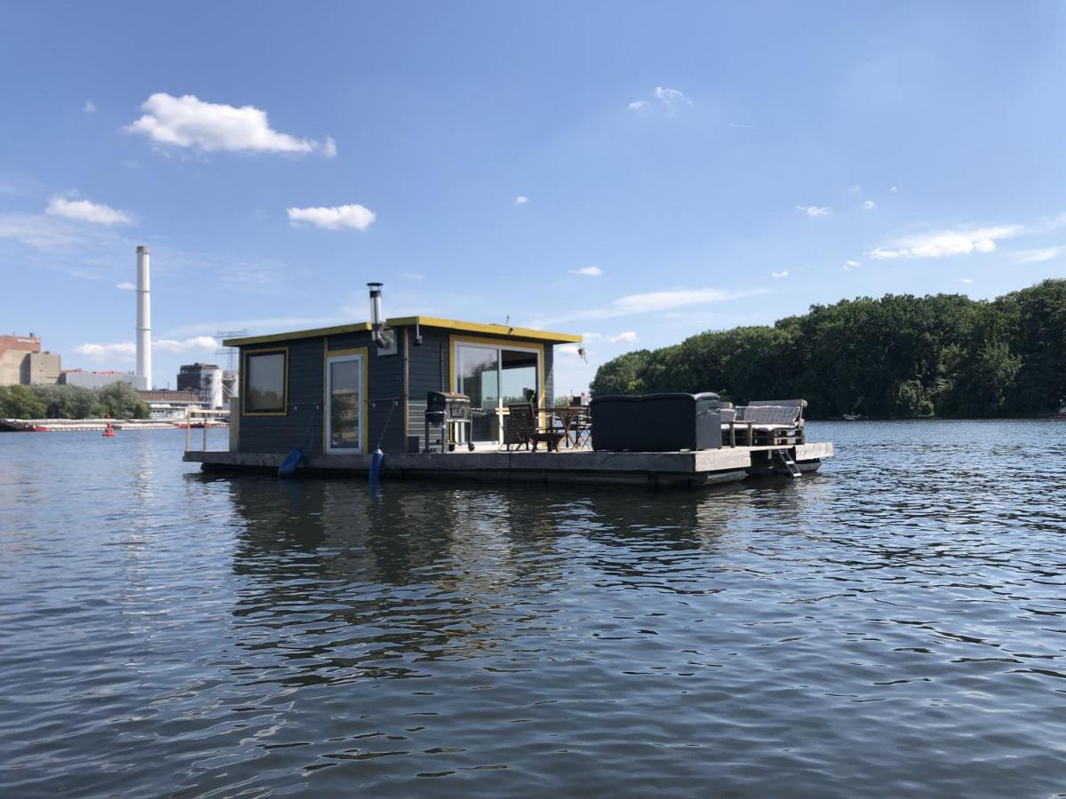 Botel Grosses Gemuetliches Hausboot In Berlin