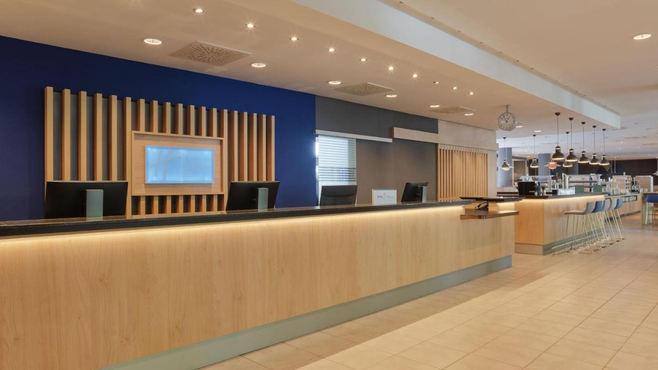 Hotel Holiday Express City Centre By Ihg 3*