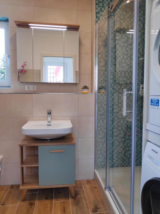 Mini-apartment Ruhig Und Verkehrsguenstig In Apartamento *