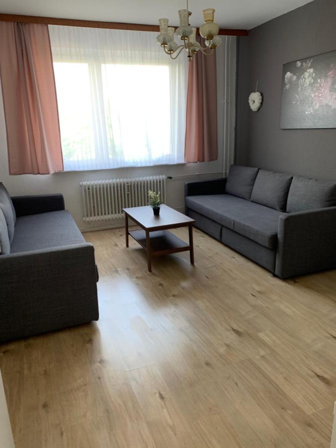 Apartment Lebt-wohnung Fur Bis Zu 12 Personen *