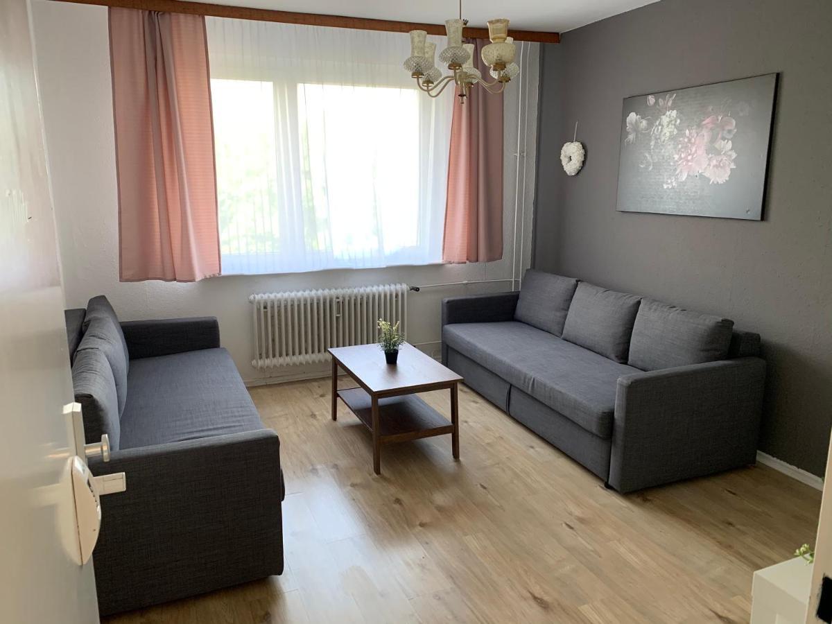Apartment Lebt-wohnung Fur Bis Zu 12 Personen