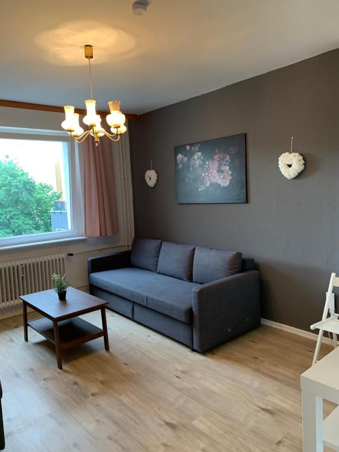 Lebt-wohnung Fur Bis Zu 12 Personen Apartment Berlin