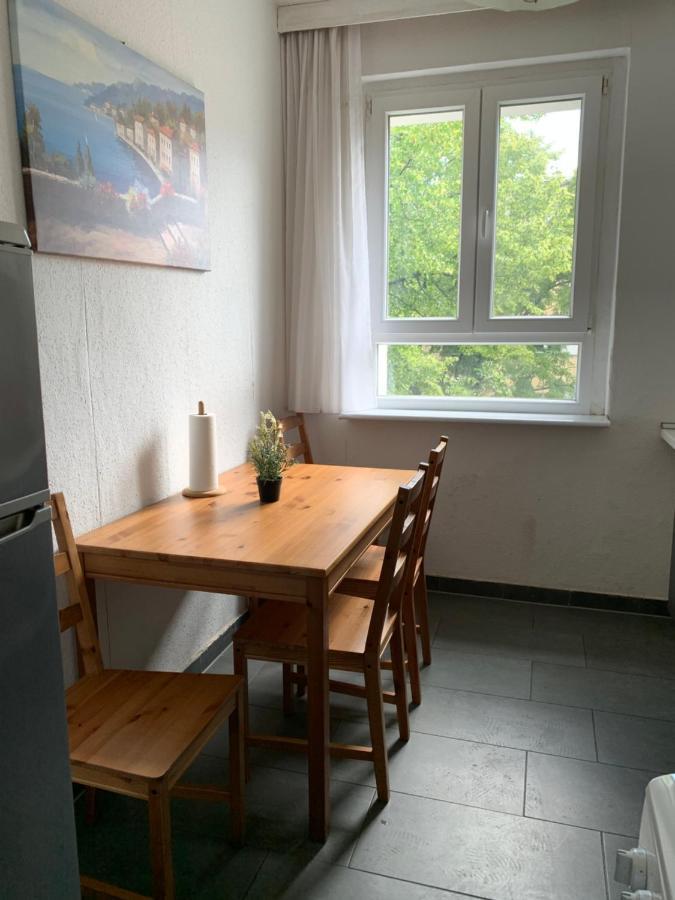 Lebt-wohnung Fur Bis Zu 12 Personen Berlin