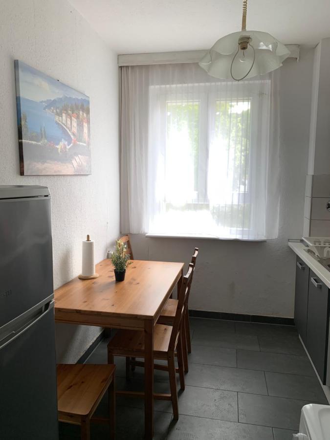 Lebt-wohnung Fur Bis Zu 12 Personen Apartment Berlin