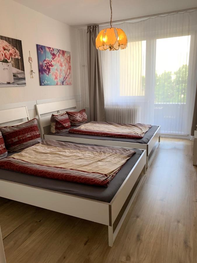 Lebt-wohnung Fur Bis Zu 12 Personen * Berlin