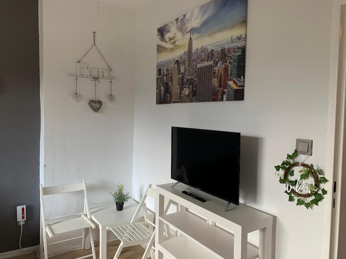 Apartment Lebt-wohnung Fur Bis Zu 12 Personen Berlin