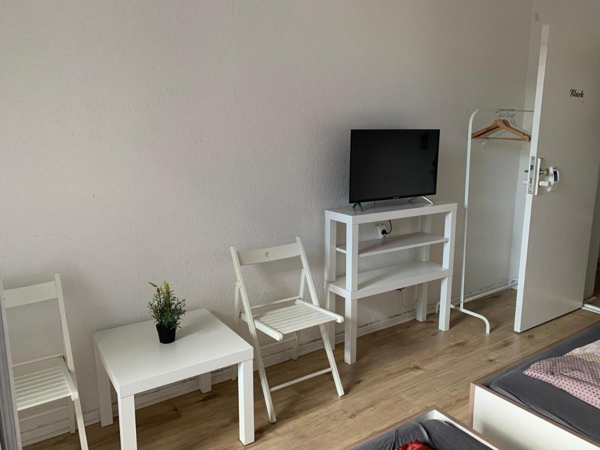 Lebt-wohnung Fur Bis Zu 12 Personen Berlin