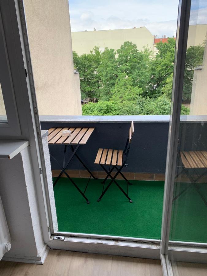 Lebt-wohnung Fur Bis Zu 12 Personen Berlin
