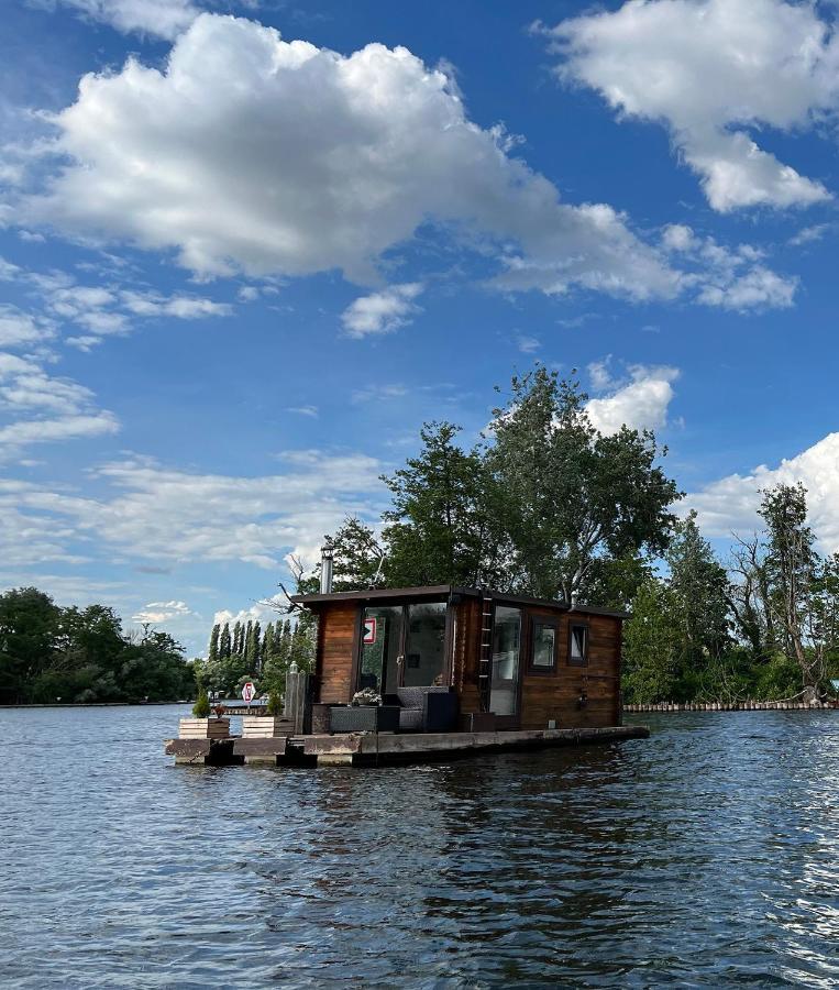 Botel Gemuetliches Hausboot Mit Kamin In