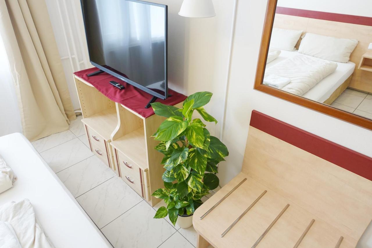 Ein In Wohngemeinschaft Netflix, Internet, Kuche, Premium Kabelfernsehen, Queen-size-bett 160cm *