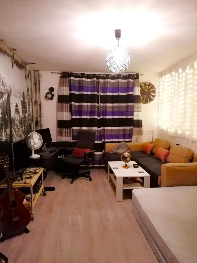 Trendy Cool And Cozy Big In A Area 12 Min Near From The Center Homestay Berlin