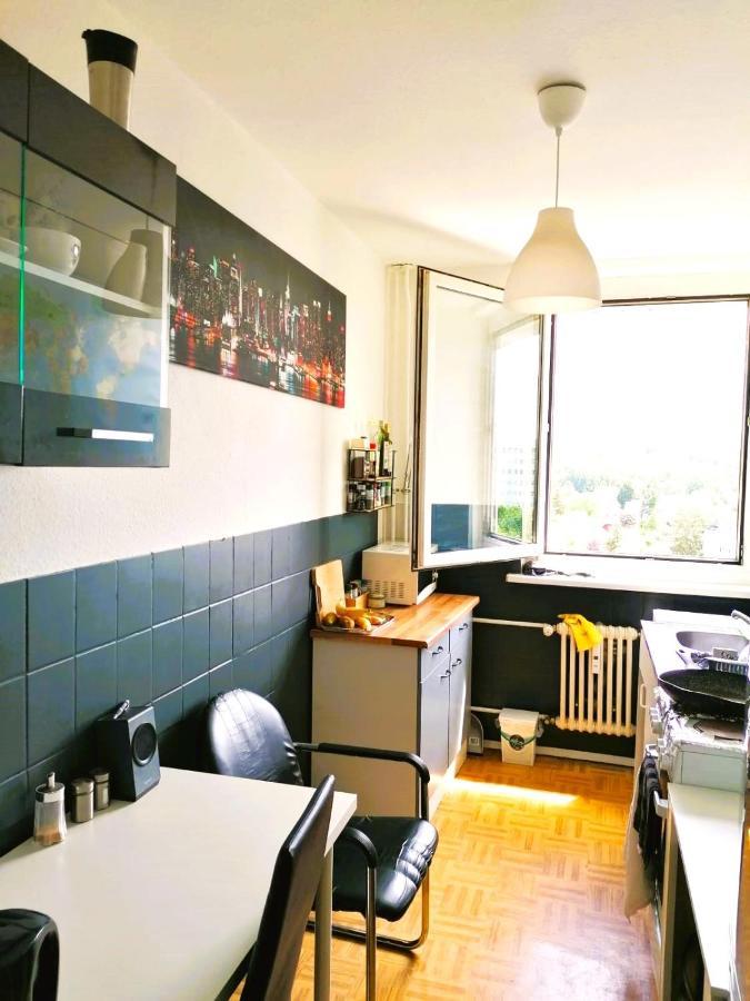 Homestay Trendy Cool And Cozy Big In A Area 12 Min Near From The Center *