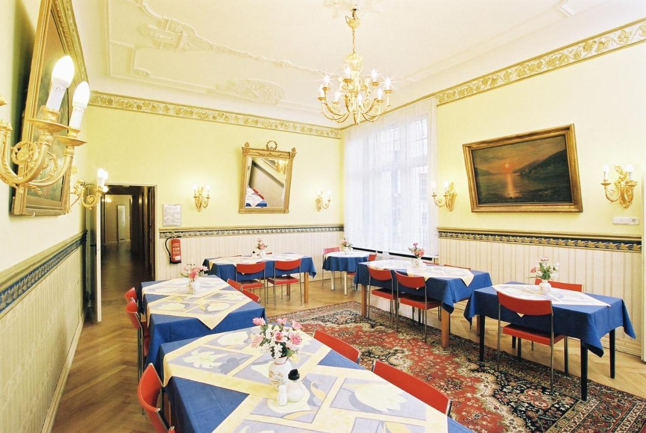 Gunia Guest house