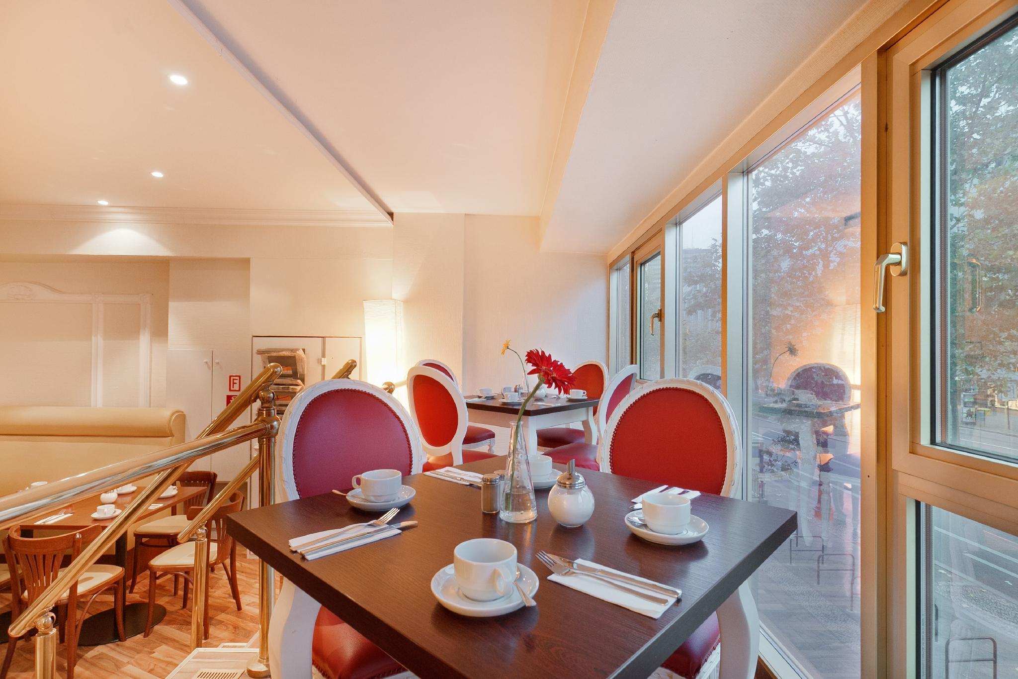 Acom-hotel Kurfuerstendamm 3* Berlim