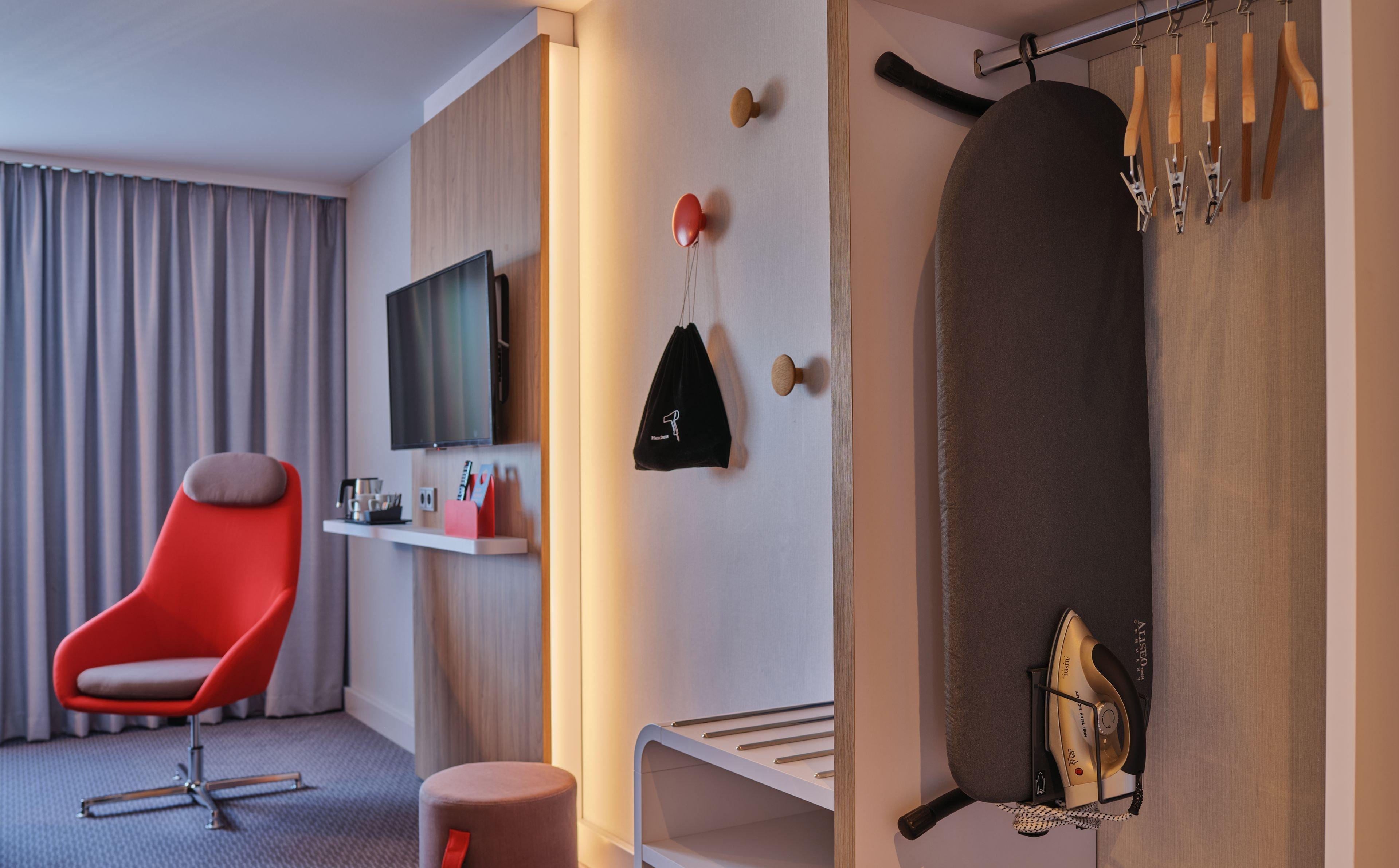 Hotel Holiday Express City Centre By Ihg 3*