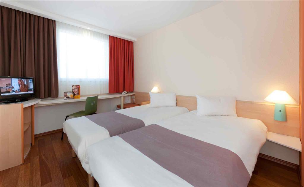 Hotel Me And All East Side, By Hyatt 4*