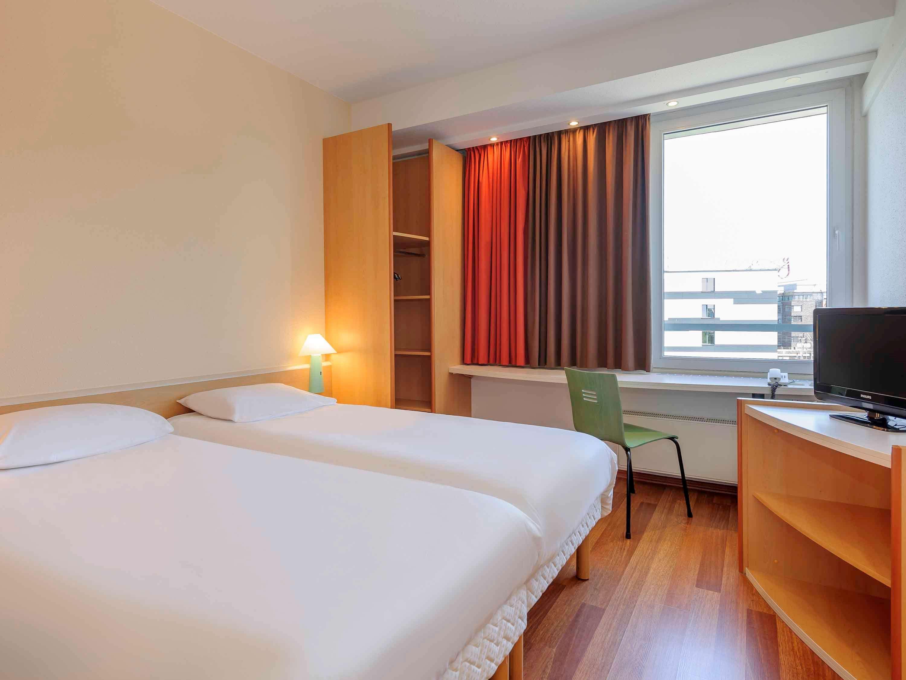 Me And All East Side, By Hyatt Hotel 4*