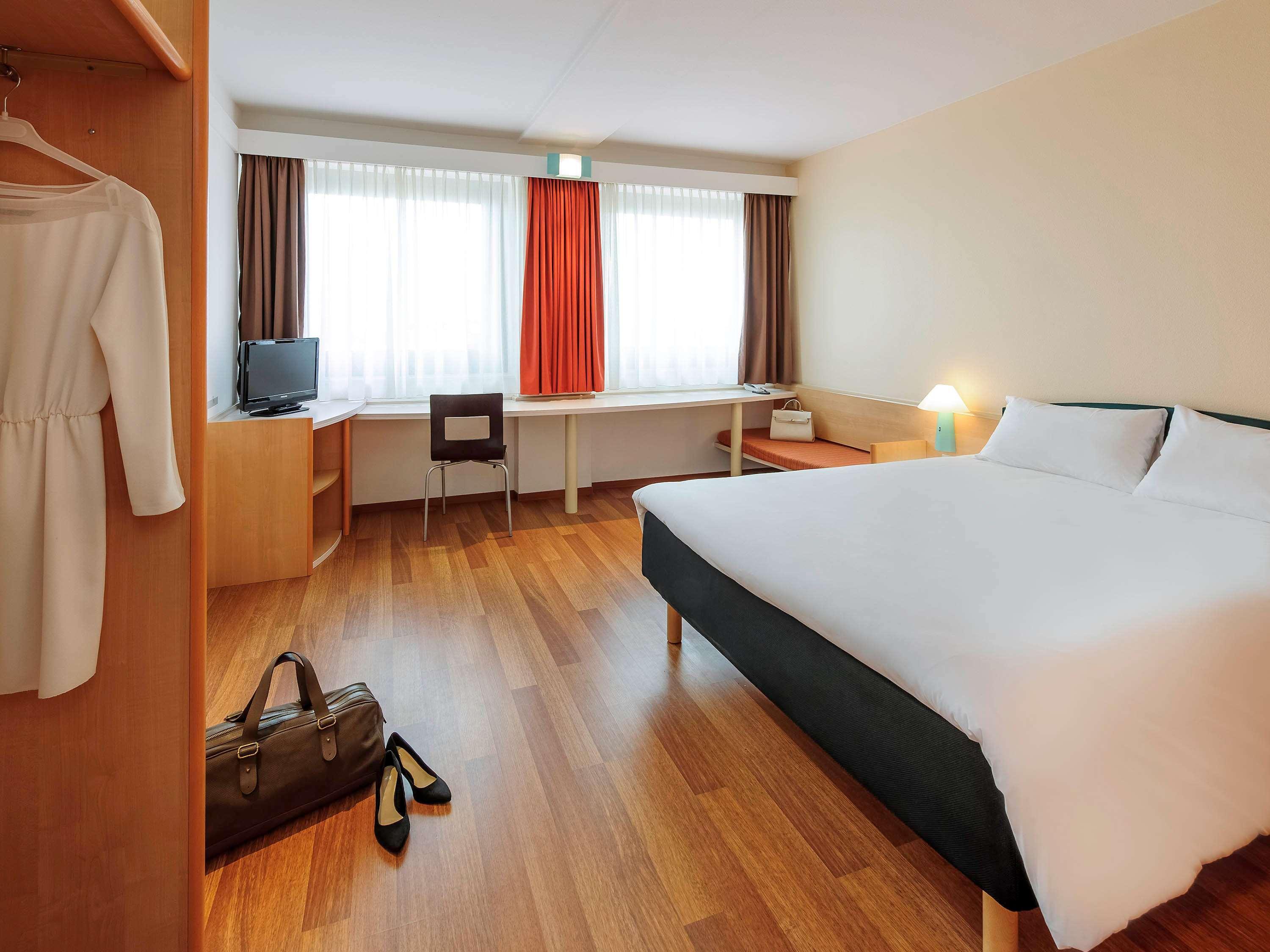 Ibis Messe Hotel 2*