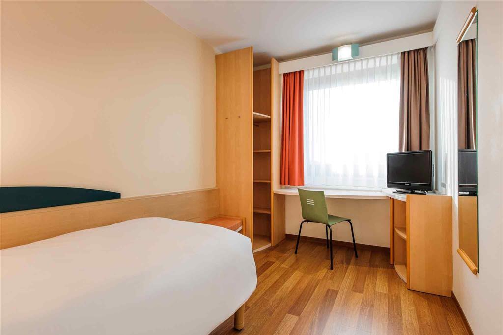 Ibis Messe Hotel 2*