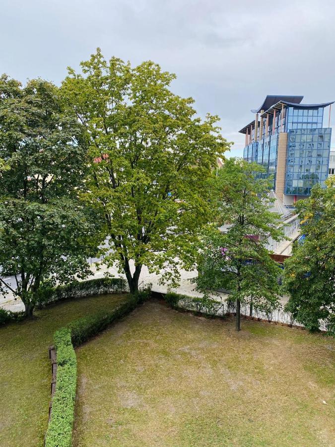 Beautiful With Balcony Apartment Berlin