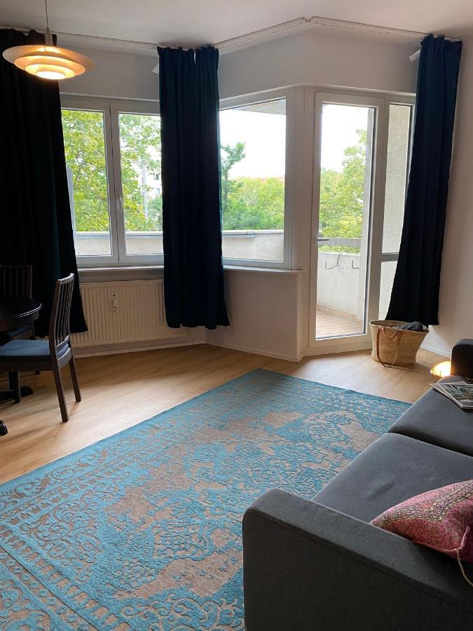 Beautiful With Balcony Apartment *