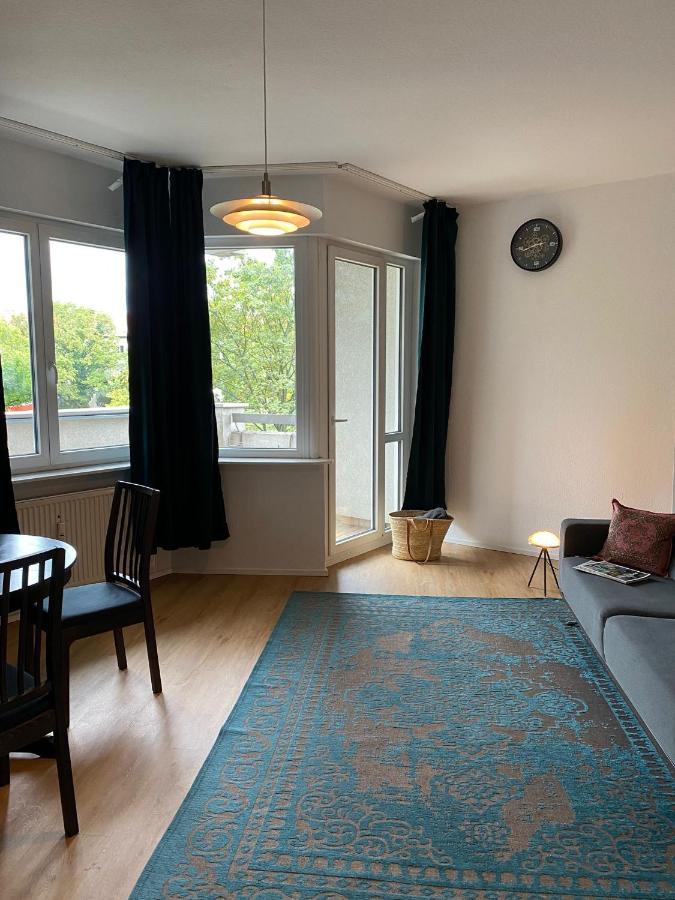 Beautiful With Balcony Apartment Berlin
