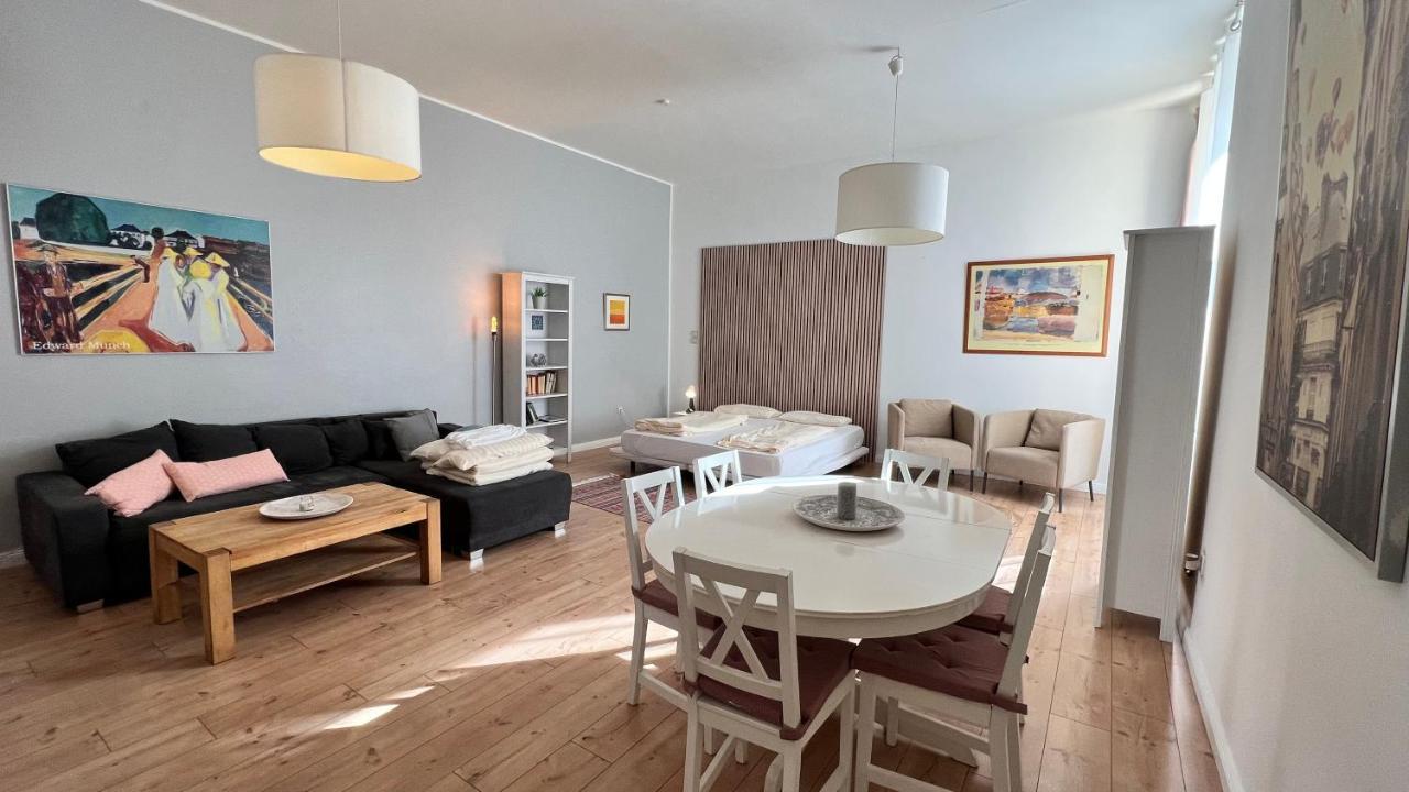 Apartment Feel At