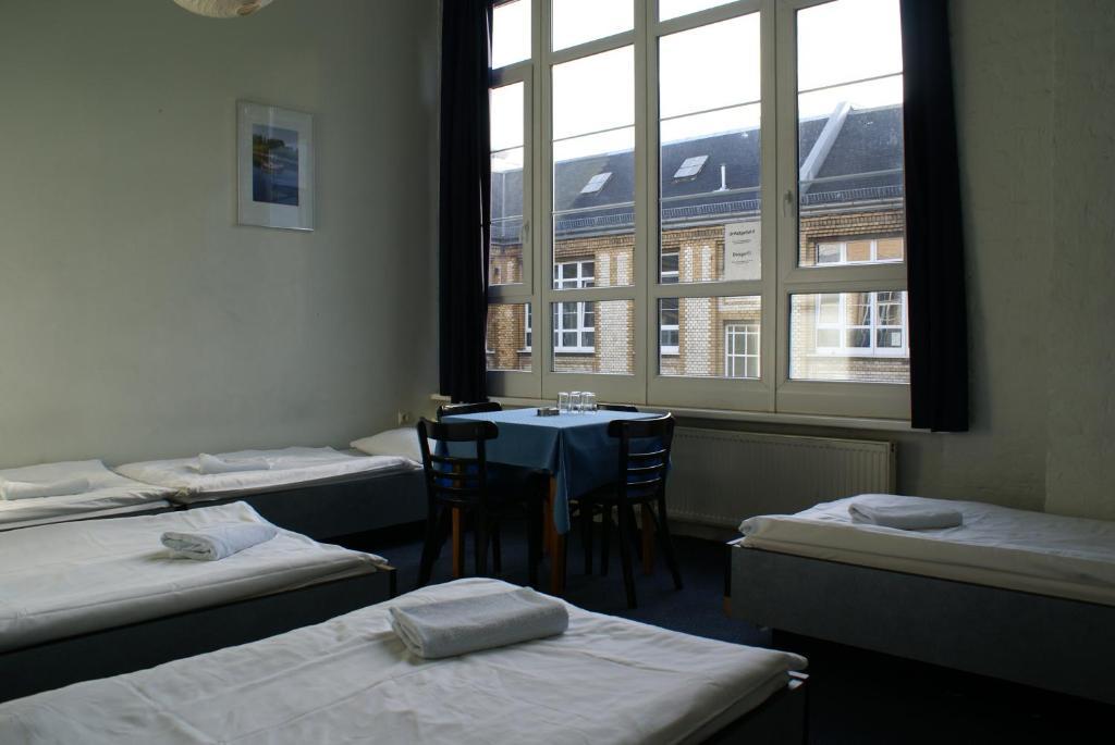 Transit Hotel 2*