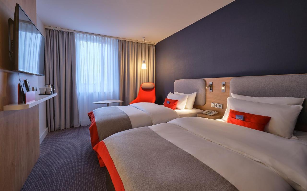 Hotel Holiday Express City Centre By Ihg 3*