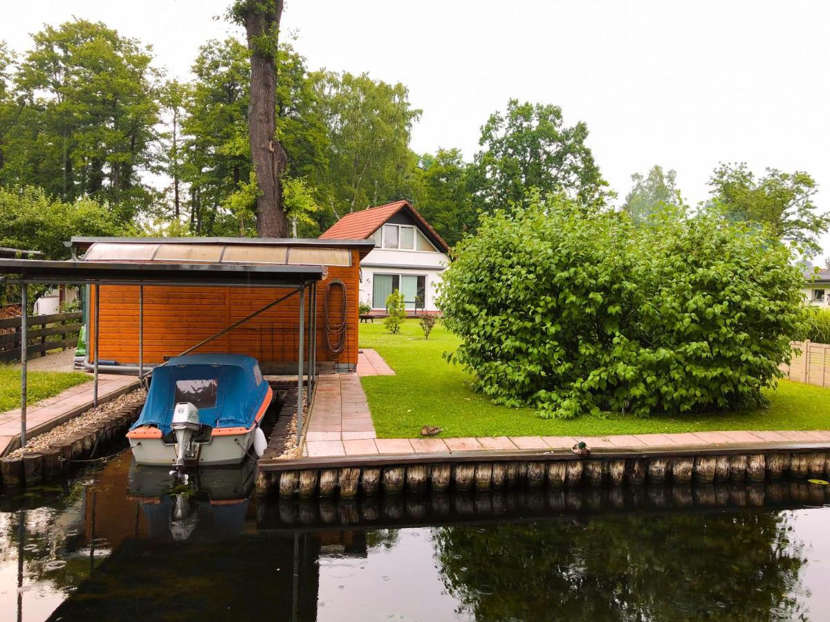 Direkt An Der Spree Mit Whirlpool Und Sauna