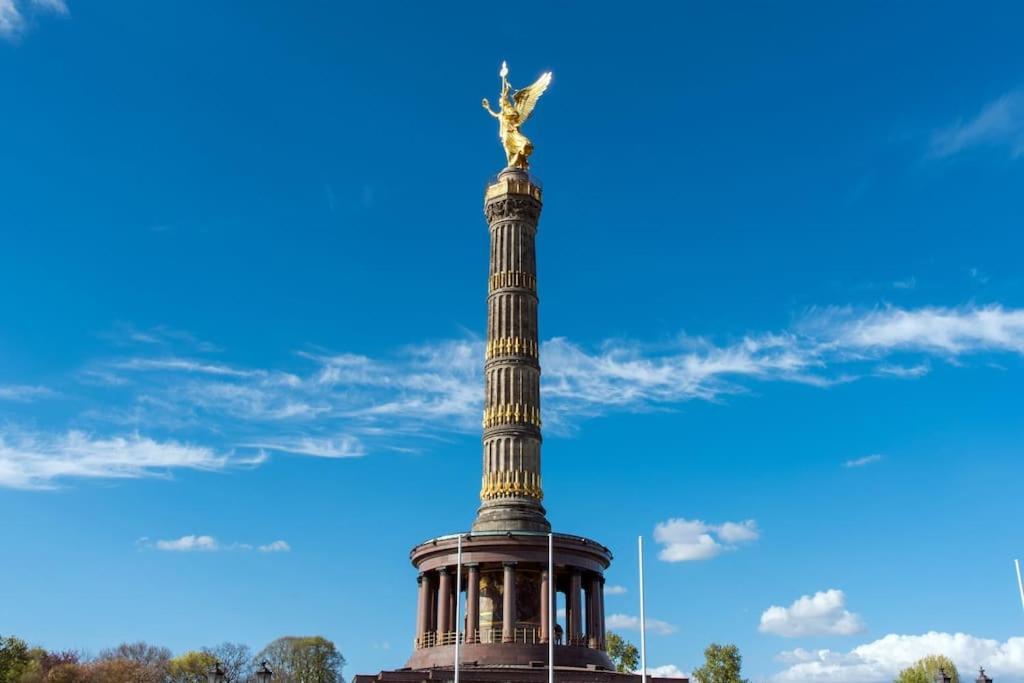 33 K Next To Alexanderplatz Apartment