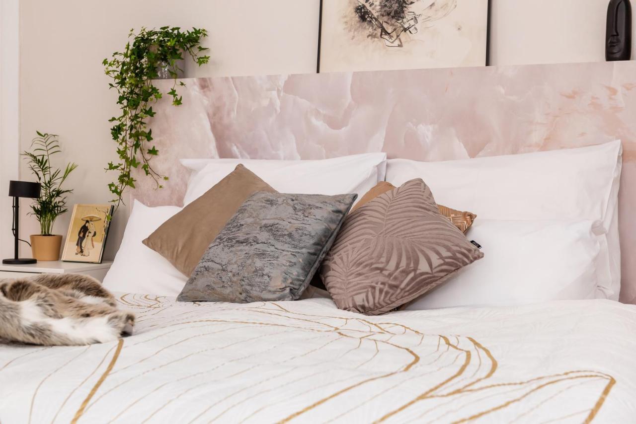 90sqm 2br Biz Loft - 5min Station Apartamento