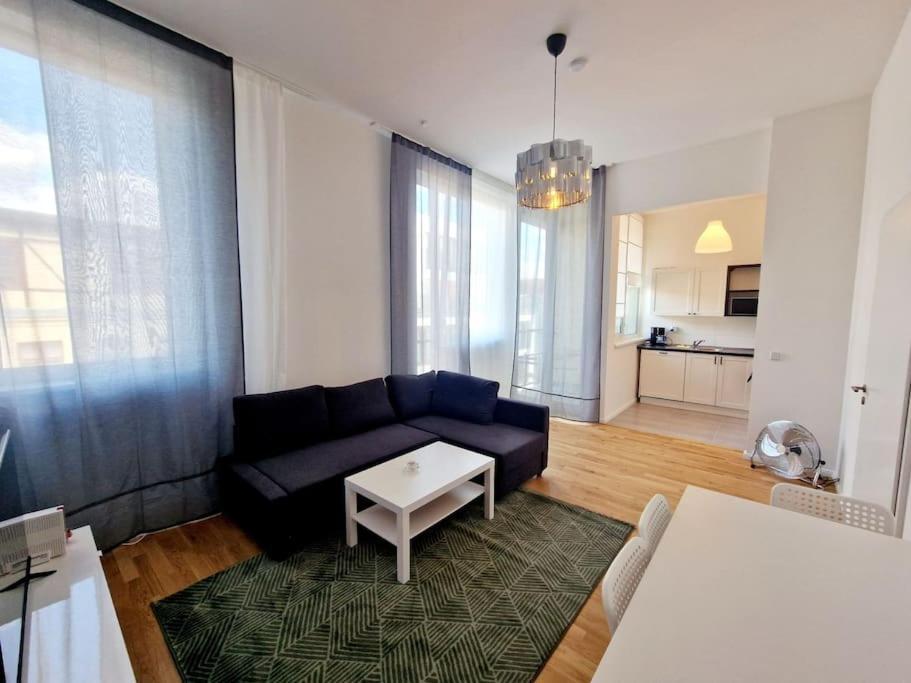 Stylish In The Center Of 44 Apartment