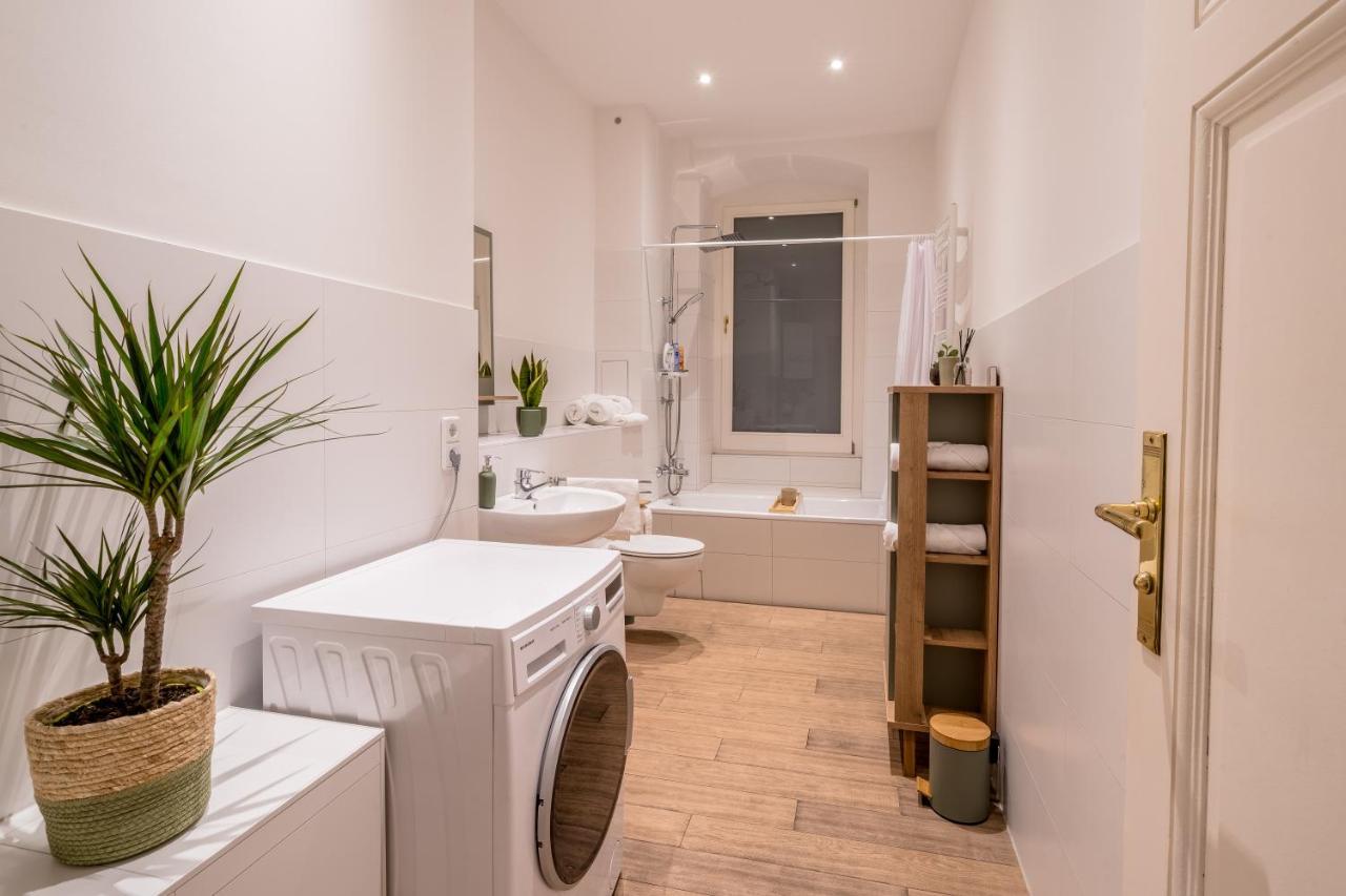 Stylische Altbauwohnung Zentral In Kreuzberger Kiezlage * Berlin